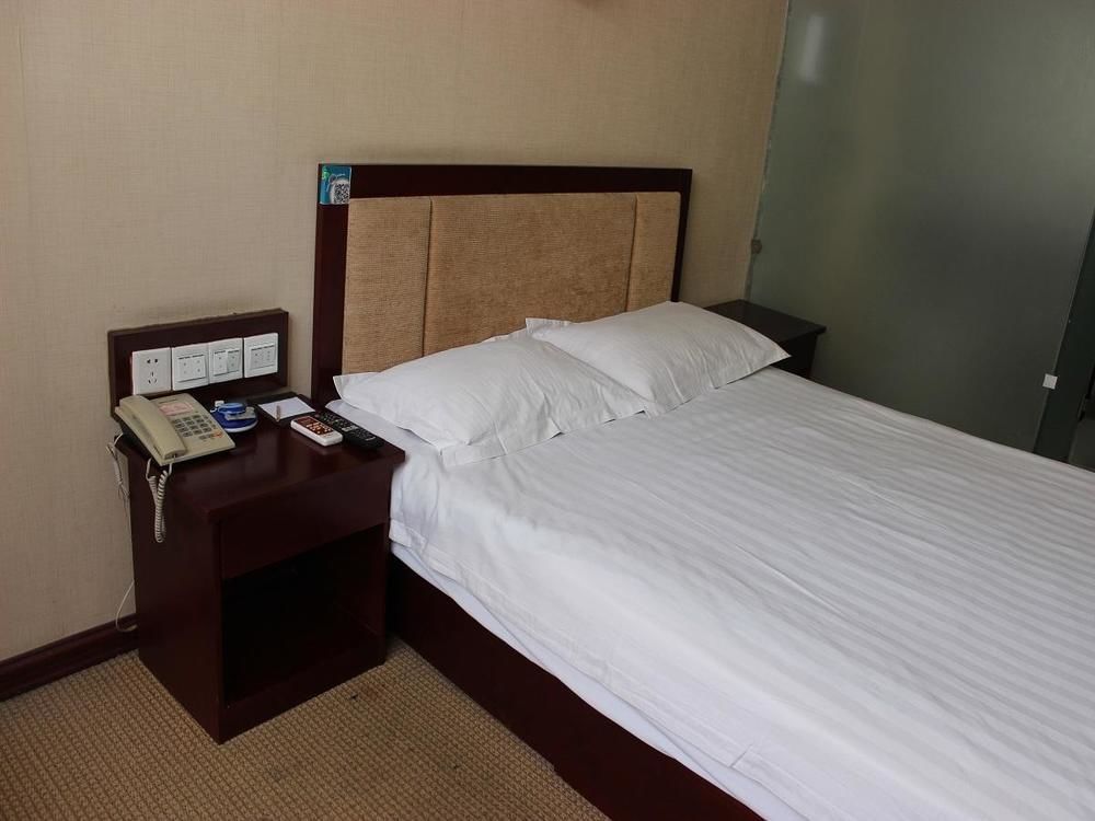 Greentree Inn- Linyi Bus Station Branch Екстериор снимка