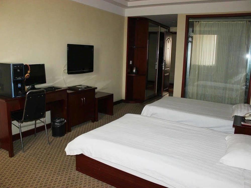 Greentree Inn- Linyi Bus Station Branch Екстериор снимка