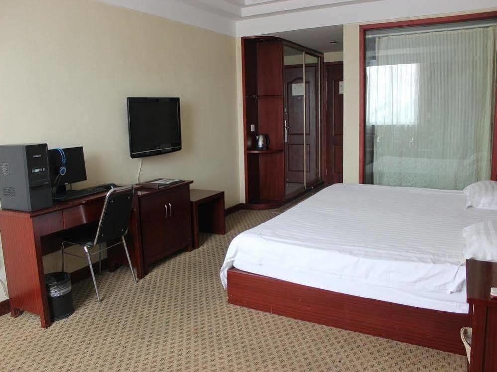 Greentree Inn- Linyi Bus Station Branch Екстериор снимка