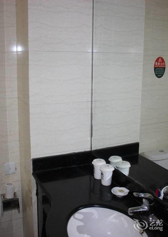Greentree Inn- Linyi Bus Station Branch Екстериор снимка