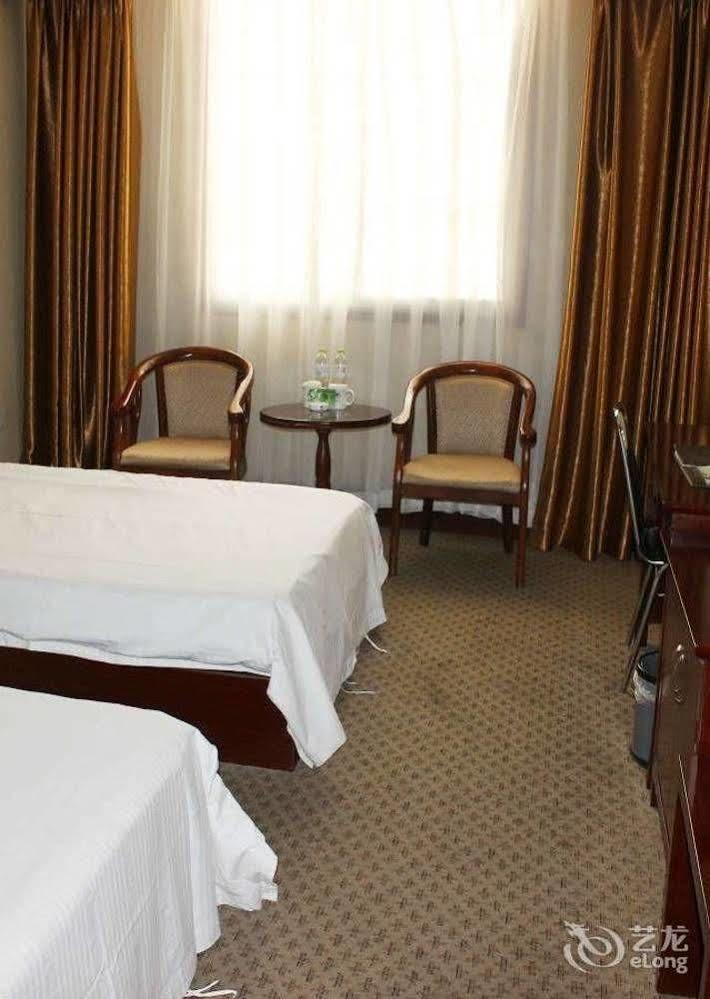 Greentree Inn- Linyi Bus Station Branch Екстериор снимка